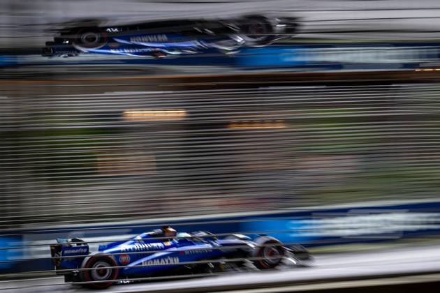 MARINA BAY, SINGAPORE: Alex Albon, racing for the Williams Racing team during the 2025 Formula 1 Singapore Grand Prix at the Marina Bay Street Circuit in Marina Bay, Singapore