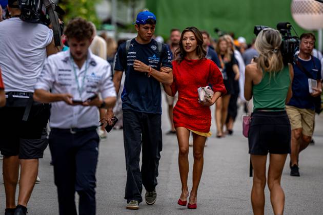 MARINA BAY, SINGAPORE: Alex Albon, racing for the Williams Racing team during the 2025 Formula 1 Singapore Grand Prix at the Marina Bay Street Circuit in Marina Bay, Singapore