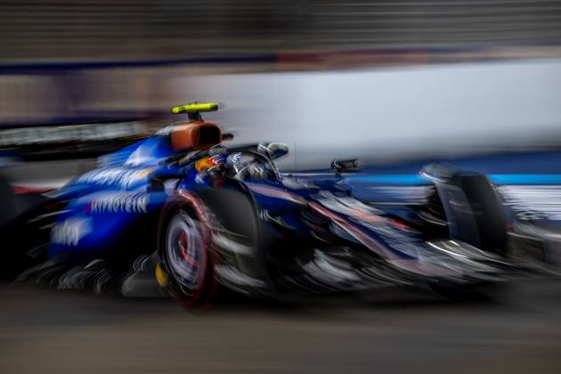 MARINA BAY, SINGAPORE: Carlos Sainz, racing for the Williams Racing team during the 2025 Formula 1 Singapore Grand Prix at the Marina Bay Street Circuit in Marina Bay, Singapore
