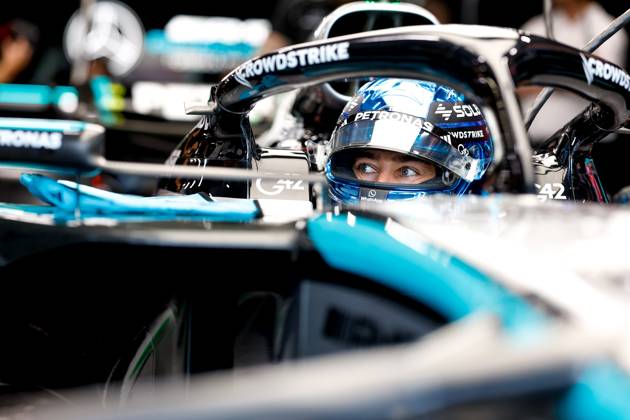 F1 - SINGAPORE GRAND PRIX 2025 RUSSELL George (gbr), Mercedes AMG F1 Team W16, portrait during the 2025 Formula 1 Singapore Grand Prix, 18th round of the 2025 FIA Formula One World Championship, WM, Weltmeisterschaft from October 3 to 5, 2025 on the Marina Bay Street Circuit, in Singapore - SingaporeSingapore Copyright: xDPPIx