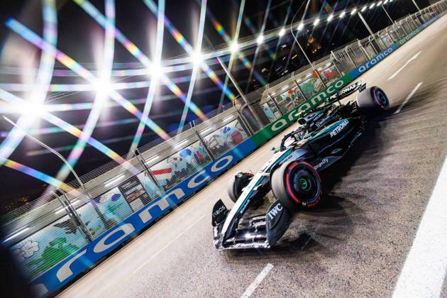 October 3, 2025, Singapore, Singapore: Andrea Kimi Antonelli of Italy drives the (12) Mercedes-AMG PETRONAS Formula One Team W16 during practice session two ahead of the F1 Grand Prix of Singapore at the Marina Bay Street Circuit. Singapore Singapore - ZUMAs197 20251003_aaa_s197_481 Copyright: xGeorgexHitchensx