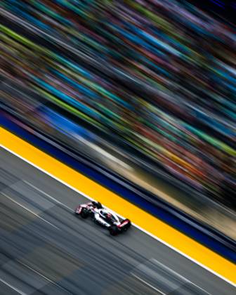 F1 - SINGAPORE GRAND PRIX 2025 87 BEARMAN Ollie Oliver (gbr), Haas F1 Team VF-25 Ferrari, action during the 2025 Formula 1 Singapore Grand Prix, 18th round of the 2025 FIA Formula One World Championship, WM, Weltmeisterschaft from October 3 to 5, 2025 on the Marina Bay Street Circuit, in Singapore - SingaporeSingapore Copyright: xFLORENTxGOODENx
