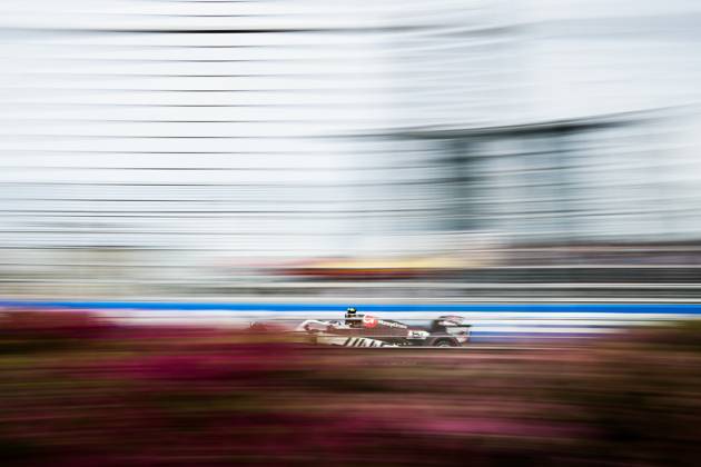 F1 - SINGAPORE GRAND PRIX 2025 87 BEARMAN Ollie Oliver (gbr), Haas F1 Team VF-25 Ferrari, action during the 2025 Formula 1 Singapore Grand Prix, 18th round of the 2025 FIA Formula One World Championship, WM, Weltmeisterschaft from October 3 to 5, 2025 on the Marina Bay Street Circuit, in Singapore - SingaporeSingapore Copyright: xEricxAlonsox