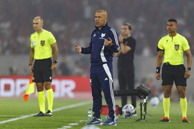 Rio de Janeiro, Brazil October 02 Cruzeiro Head Coach Leonardo Jardim reacts during the Brasileirao Betano 2025 match between Flamengo and Cruzeiro at Estadio do Maracana on October 02, 2025 in Rio de Janeiro, Brazil Photo by Daniel Castelo Branco Eurasia Sport Images Rio de Janeiro Estadio do Maracana Rio de Janeiro Brazil Copyright: x x2025xEurasiaxSportxImagesx jp-en-EuSpIm-DCB_Flamengo_Cruzeiro_03Oct2025_BRA050