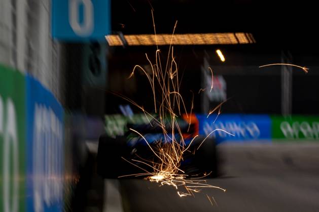 MARINA BAY, SINGAPORE: Alex Albon, racing for the Williams Racing team during the 2025 Formula 1 Singapore Grand Prix at the Marina Bay Street Circuit in Marina Bay, Singapore