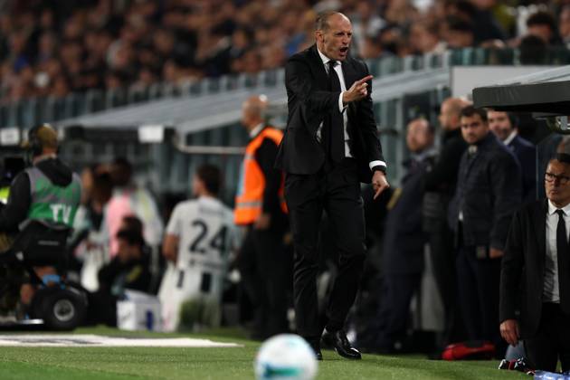 Juventus Fc - Ac Milan Massimiliano Allegri, head coach of Ac Milan yells during the Serie A match beetween Juventus Fc and Ac Milan at Allianz Stadium on October 5, 2025 in Turin, Italy . Torino Allianz Stadium Italy Copyright: xMarcoxCanonierox