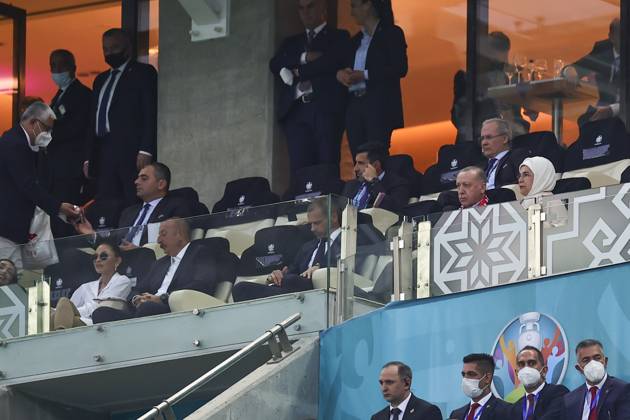 Turkish President Recep Tayyip Erdogan BAKU, AZERBAIJAN - JUNE 16: Turkish President Recep Tayyip Erdogan and his wife Emine Erdogan and Azerbaijani President Ilham Aliyev and his wife Mehriban Aliyeva watch the EURO 2020 Group A soccer match between Turkey and Wales at the Baku Olympic Stadium in Baku, Azerbaijan on June 16, 2021. Baki Azerbaijan. Editorial use only. Please get in touch for any other usage.  Copyright: x2025xAnadoluxAlixBalÄ±kcÄ±x
