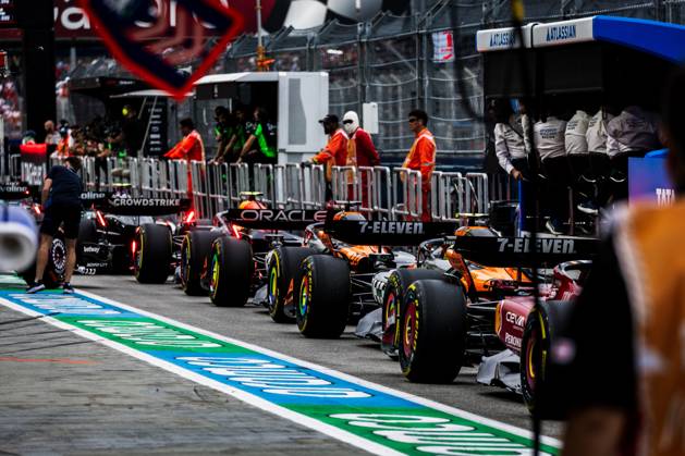 October 4, 2025, Singapore, Singapore: Oscar Piastri of Australia and McLaren F1 Team during Free Practice 3 Formula One Singapore Grand Prix. Singapore Singapore - ZUMAs197 20251004_aaa_s197_1251 Copyright: xJayxHiranox