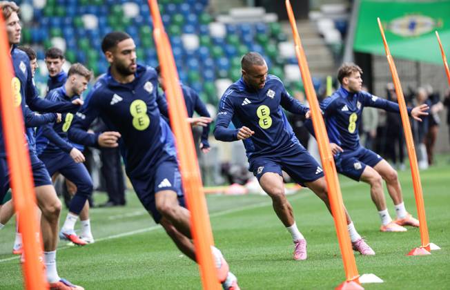 Football, World Cup qualifiers, Northern Ireland national team, Training and press conference
