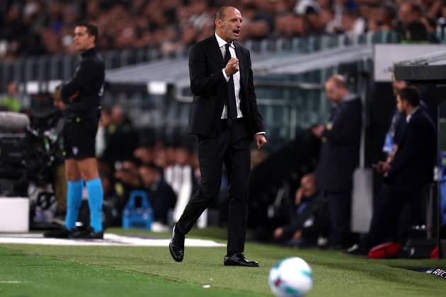 Juventus Fc - Ac Milan Massimiliano Allegri, head coach of Ac Milan gestures during the Serie A match beetween Juventus Fc and Ac Milan at Allianz Stadium on October 5, 2025 in Turin, Italy . Torino Allianz Stadium Italy Copyright: xMarcoxCanonierox