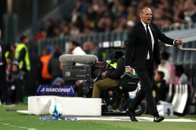 Juventus Fc - Ac Milan Massimiliano Allegri, head coach of Ac Milan gestures during the Serie A match beetween Juventus Fc and Ac Milan at Allianz Stadium on October 5, 2025 in Turin, Italy . Torino Allianz Stadium Italy Copyright: xMarcoxCanonierox