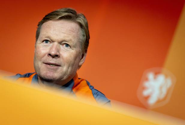 Football, World Cup qualifiers, Netherlands national team, Press conference