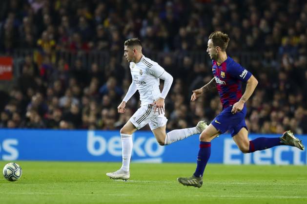FC Barcelona, Barca v Real Madrid: La Liga BARCELONA, SPAIN - DEC 18: Real Madrid s Uruguayan defender Federico Valverde (L) vies with Barcelona s Croatian midfielder Ivan Rakitic (R) during Spanish El Clasico football match between FC Barcelona and Real Madrid at the Camp Nou stadium in Barcelona on December 18, 2019. Spain World. Editorial use only. Please get in touch for any other usage.  Copyright: x2025xAnadoluxADRIAxPUIGx