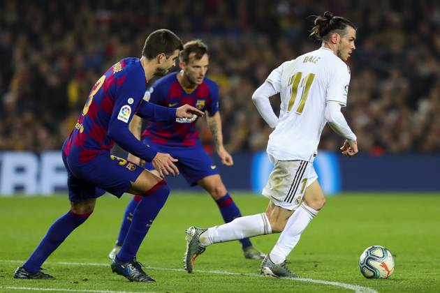 FC Barcelona, Barca v Real Madrid: La Liga BARCELONA, SPAIN - DEC 18: Real Madrid s Welsh forward Gareth Bale (R) vies during Spanish El Clasico football match between FC Barcelona and Real Madrid at the Camp Nou stadium in Barcelona on December 18, 2019. Spain World. Editorial use only. Please get in touch for any other usage.  Copyright: x2025xAnadoluxADRIAxPUIGx