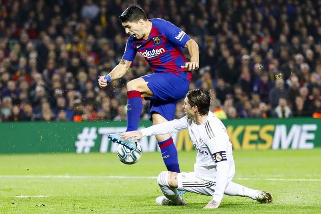 FC Barcelona, Barca v Real Madrid: La Liga BARCELONA, SPAIN - DECEMBER 18: Barcelona s Uruguayan forward Luis Suarez (L) vies with Real Madrid s Spanish defender Sergio Ramos (R) during Spanish El Clasico football match between FC Barcelona and Real Madrid at the Camp Nou stadium in Barcelona on December 18, 2019. Catalonia Spain. Editorial use only. Please get in touch for any other usage.  Copyright: x2025xAnadoluxAdriaxPuigx
