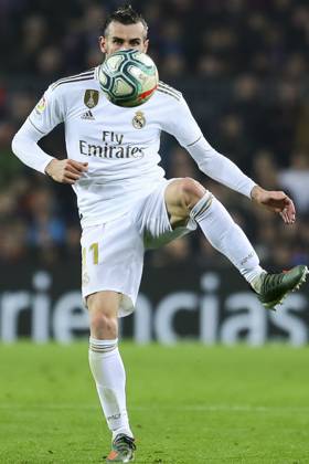 FC Barcelona, Barca v Real Madrid: La Liga BARCELONA, SPAIN - DECEMBER 18: Real Madrid s Welsh forward Gareth Bale vies during Spanish El Clasico football match between FC Barcelona and Real Madrid at the Camp Nou stadium in Barcelona on December 18, 2019. Catalonia Spain. Editorial use only. Please get in touch for any other usage.  Copyright: x2025xAnadoluxAdriaxPuigx