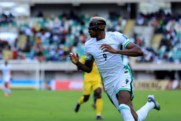 UYO, NIGERIA - OCTOBER 14: Victor Osimhen of Nigeria during the 2026 FIFA World Cup, WM, Weltmeisterschaft, Fussball qualifier match between Super Eagles of Nigeria and Benin Republic at Godwill Akpabio Stadium on October 14, 2025 in Uyo, Nigeria. Photo by Nsidibe Akpan Copyright: xx