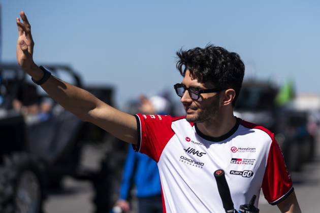 French Formula One driver Esteban Ocon of Haas F1 Team waves to fans following the drivers parade prior to the Formula One United States Grand Prix at the Circuit of the Americas in Austin, Texas on Sunday, October 19, 2025. AUS2025101929 GREGxNASH