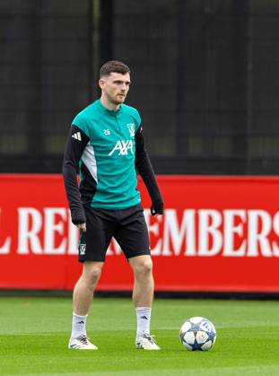Football - UEFA Champions League - Eintracht Frankfurt v Liverpool FC LIVERPOOL, ENGLAND - Tuesday, October 21, 2025: Liverpool s Andy Robertson during a training session at the AXA Training Centre ahead of the UEFA Champions League match between Eintracht Frankfurt and Liverpool FC. (Photo by Jessica Hornby Propaganda) Copyright: xDavidxRawcliffex P2025-10-21-LFC-Training-Frankfurt-21