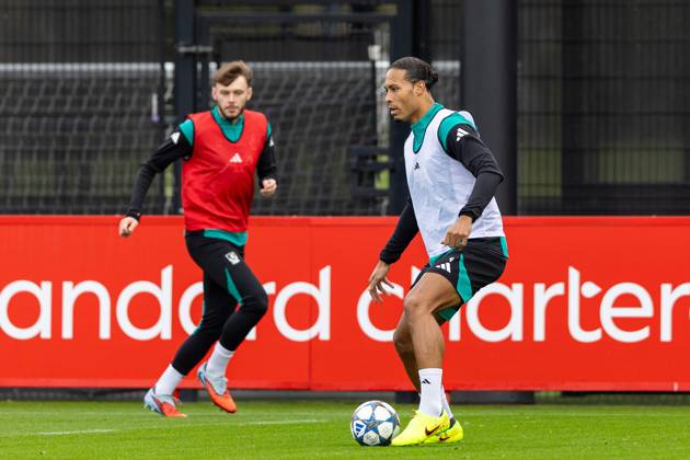 Football - UEFA Champions League - Eintracht Frankfurt v Liverpool FC LIVERPOOL, ENGLAND - Tuesday, October 21, 2025: Liverpool s captain Virgil van Dijk during a training session at the AXA Training Centre ahead of the UEFA Champions League match between Eintracht Frankfurt and Liverpool FC. (Photo by Jessica Hornby Propaganda) Copyright: xDavidxRawcliffex P2025-10-21-LFC-Training-Frankfurt-34