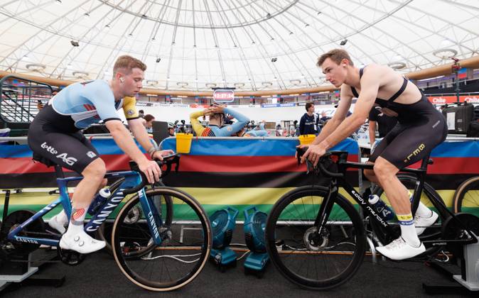 Belgian Fabio Van Den Bossche and Belgian Lindsay De Vylder pictured during a training session ahead of the 2025 UCI Track World Championships, in Santiago, Chile, Tuesday 21 October 2025. The Track World Championships take place from 22 to 26 October at the Velodromo de Penalolen in Santiago, Chile. BENOITxDOPPAGNE x137529390x
