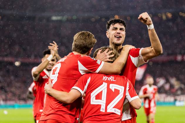 UEFA Champions League FC Bayern Munich vs Club Brugge KV, 22 10 2025 MUNICH, GERMANY OCTOBER 22 Lennart Karl FC Bayern Munich, 42 celebrates his 1 0 goal with his teammates Harry Kane FC Bayern Munich, 9 and Aleksandar Pavlovic FC Bayern Munich, 45 during the UEFA Champions League match between FC Bayern Munich vs Club Brugge KV at Allianz Arena on matchday 3 of the UEFA Champions League Season 2025 26 on October 22, 2025 in Munich, Germany Copyright: xBEAUTIFULxSPORTS Wunderlx