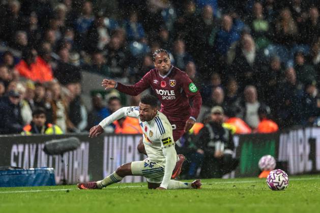 Premier League Leeds United v West Ham United James Justin of Leeds United fouls Kyle Walker-Peters of West Ham United and receives a yellow card during the Premier League match Leeds United vs West Ham United at Elland Road, Leeds, United Kingdom, 24th October 2025 (Photo by Mark Cosgrove News Images) Leeds Elland Road West Yorkshire United Kingdom Copyright: xMarkxCosgrove NewsxImagesx