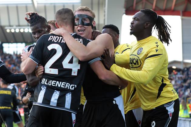 Udinese™s Adam Buksa celebrates after scoring the 3-1 goal for his team during the Serie A soccer match between Udinese and Lecce at the Bluenergy Stadium in Udine, north east Italy - Saturday, October 25,2026 - soccer Copyright: xAndreaxBressanutti LaPressex