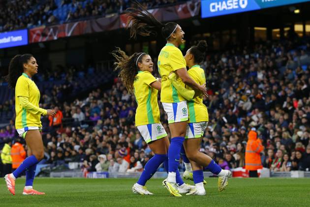 England v Brazil, Manchester, UK - 25 October 2025 Goal celebrations for Dudinha of Brazil during the Women™s International Friendly, Länderspiel, Nationalmannschaft match between England and Brazil at The Etihad Stadium on 25 October 2025 in Manchester, England (Photo by Steve Taylor PPAUK) Manchester The Etihad Stadium Greater Manchester England Copyright: xStevexTaylor PPAUKx PPA-225705
