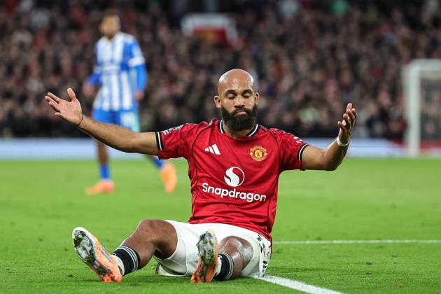 Premier League Manchester United, ManU v Brighton and Hove Albion Bryan Mbeumo of Manchester United appeals for a penalty but referee Anthony Taylor waves int away during the Premier League match Manchester United vs Brighton and Hove Albion at Old Trafford, Manchester, United Kingdom, 25th October 2025 (Photo by Mark Cosgrove News Images) Manchester Old Trafford Greater Manchester United Kingdom Copyright: xMarkxCosgrove NewsxImagesx