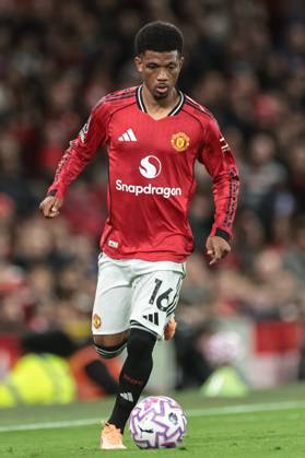 Premier League Manchester United, ManU v Brighton and Hove Albion Amad Diallo of Manchester United with the ball during the Premier League match Manchester United vs Brighton and Hove Albion at Old Trafford, Manchester, United Kingdom, 25th October 2025 (Photo by Mark Cosgrove News Images) Manchester Old Trafford Greater Manchester United Kingdom Copyright: xMarkxCosgrove NewsxImagesx