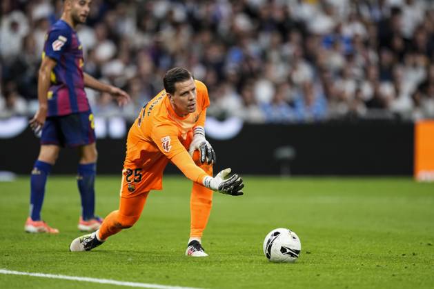 October 26, 2025, Madrid, Madrid, Spain: Wojciech Szczesny of FC Barcelona, Barca in action during the Spanish League, LaLiga EA Sports, football match played between Real Madrid C.F. and FC Barcelona at Santiago Bernabeu stadium on October 26, 2025, in Madrid, Spain. Madrid Spain - ZUMAa181 20251026_zaa_a181_140 Copyright: xOscarxJ.xBarrosox