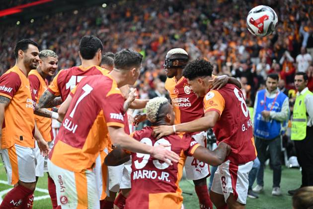 Galatasaray v Goztepe - Turkish Super Lig ISTANBUL, TURKIYE - OCTOBER 26: Gabriel Sara (8) of Galatasaray celebrates a score during the Turkish Super Lig week 10 football match between Galatasaray and Goztepe at RAMS Park Stadium in Istanbul, Turkiye on October 26, 2025. Abdulhamid Hosbas Anadolu Istanbul Turkey. Editorial use only. Please get in touch for any other usage. Copyright: x2025xAnadoluxAbdulhamidxHosbasx