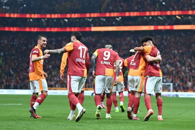 Galatasaray v Goztepe - Turkish Super Lig ISTANBUL, TURKIYE - OCTOBER 26: Gabriel Sara (8) of Galatasaray celebrates a score during the Turkish Super Lig week 10 football match between Galatasaray and Goztepe at RAMS Park Stadium in Istanbul, Turkiye on October 26, 2025. Abdulhamid Hosbas Anadolu Istanbul Turkey. Editorial use only. Please get in touch for any other usage. Copyright: x2025xAnadoluxAbdulhamidxHosbasx