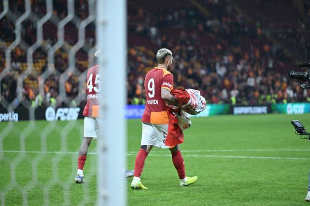 Galatasaray v Goztepe - Turkish Super Lig ISTANBUL, TURKIYE - OCTOBER 26: Mauro Icardi of Galatasaray celebrates after the Turkish Super Lig week 10 football match between Galatasaray and Goztepe at RAMS Park Stadium in Istanbul, Turkiye on October 26, 2025. Abdulhamid Hosbas Anadolu Istanbul Turkey. Editorial use only. Please get in touch for any other usage. Copyright: x2025xAnadoluxAbdulhamidxHosbasx