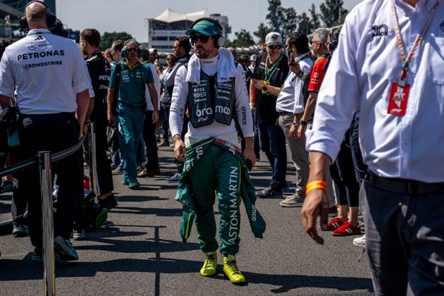 MEXICO CITY, MEXICO: Fernando Alonso, racing for the Aston Martin F1 team during the 2025 Formula 1 Mexico City Grand Prix at the Autodromo Hermanos Rodriguez in Mexico City, Mexico