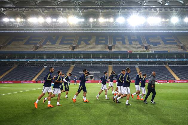 Fenerbahce v Besiktas: Ziraat Turkish Cup ISTANBUL, TURKEY - MAY 03: Players of Fenerbahce warm up ahead of the Ziraat Turkish Cup soccer match between Fenerbahce and Besiktas at Ulker Stadium in Istanbul, Turkey on May 03, 2018. The game was decided to continue without spectators due to the incidents took place in the semi final return match causing the game to be cancelled. Besiktas did not turn up for the replay with Fenerbahce as the club announced earlier. Istanbul Turkey. Editorial use only. Please get in touch for any other usage. Copyright: x2025xAnadoluxArifxHüdaverdixYamanx
