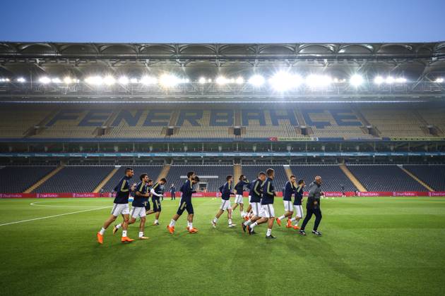 Fenerbahce v Besiktas: Ziraat Turkish Cup ISTANBUL, TURKEY - MAY 03: Players of Fenerbahce warm up ahead of the Ziraat Turkish Cup soccer match between Fenerbahce and Besiktas at Ulker Stadium in Istanbul, Turkey on May 03, 2018. The game was decided to continue without spectators due to the incidents took place in the semi final return match causing the game to be cancelled. Besiktas did not turn up for the replay with Fenerbahce as the club announced earlier. Istanbul Turkey. Editorial use only. Please get in touch for any other usage. Copyright: x2025xAnadoluxArifxHüdaverdixYamanx