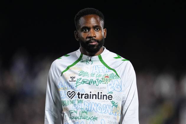 October 30, 2025, Cordoba, Cordoba, SPAIN: Cedric Bakambu of Real Betis warms up during the Copa del Rey, first round, football match played between Atletico Palma del Rio and Real Betis at Sergio Leon stadium on October 30, 2025, in Cordoba, Spain. Cordoba SPAIN - ZUMAa181 20251030_zaa_a181_004 Copyright: xJoaquinxCorcherox
