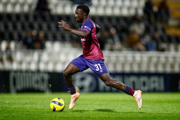 Liga Portugal 2: Portimonense - Torreense Portimao, Portugal - 30 10 2025: Liga Portugal 2 Meu Super 9th round match between SC Portimonense and SCU Torreense at Estadio Municipal de Portimao 31 Torreense attacker, Ismail Seydi running forward with the ball Mandatory Credit: Toby Tande Avant Sports Agency Portimao Estadio Municipal de Portimao Portugal Copyright: xTobyxTandex