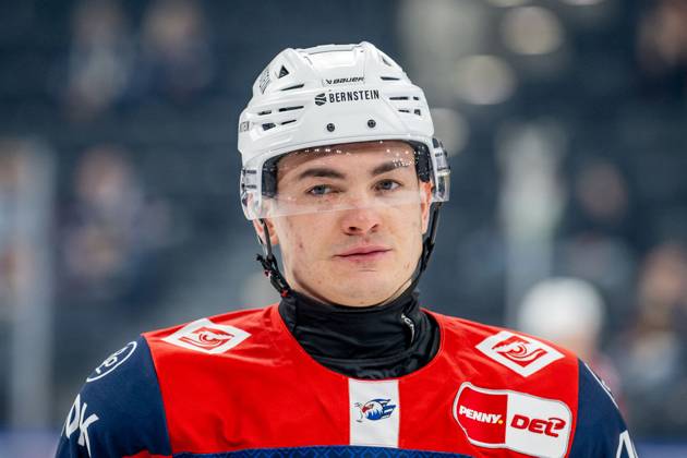 Justin Schuetz Adler Mannheim, 74 Portrait Portraet GER, EHC Red Bull Muenchen vs Adler Mannheim, Ice Hockey, DEL, Matchday 16, Season 2025 2026, 31 10 2025 GER, EHC Red Bull Muenchen vs Adler Mannheim, Ice Hockey, DEL, Matchday 16, Season 2025 2026, 31 10 2025 Muenchen Copyright: xEibner-Pressefoto HeikexFeinerx EP_HFR