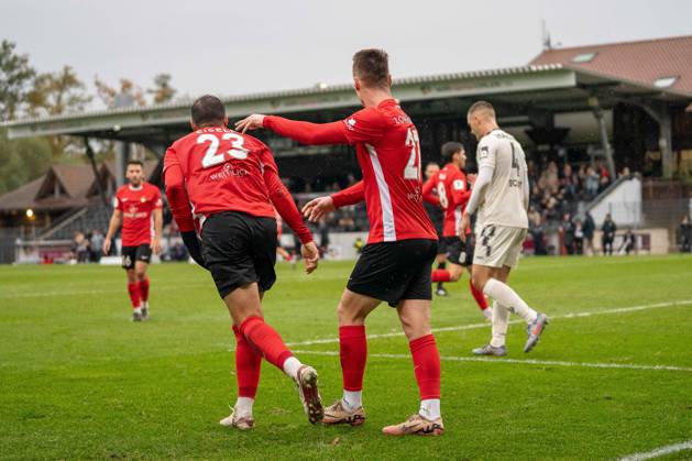 Fabian Eisele SG Sonnenhof Großaspach, 23 cheers with Loris Maier SG Sonnenhof Großaspach, 27 , SG Sonnenhof Großaspach vs 1 FSV Mainz 05 II, Football, Regionalliga Südwest, Matchday 15, Season 2025 2026, 01 11 2025 SG Sonnenhof Großaspach vs 1 FSV Mainz 05 II, Football, Regionalliga Südwest, Matchday 15, Season 2025 2026, 01 11 2025 Aspach Copyright: xEibner-Pressefoto PhilipxZieglerx EP_PZR