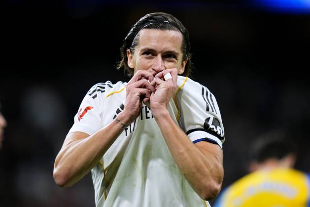 ESP: Real Madrid CF - Valencia CF. La Liga EA Sports. Date 11 Alvaro Carreras of Real Madrid CF celebrates after scoring the 4-0 during the La Liga EA Sports match between Real Madrid CF and Valencia CF played at Santiago Bernabeu Stadium on November 1, 2025 in Madrid. kpng Copyright: xCesarxCebollax xPRESSINx PS_251101_RMA_VAL_2526_103