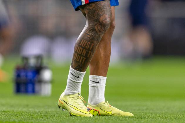 Tottenham Hotspur v Chelsea FC, Premier League, Football, The Tottenham Hotspur Stadium, London, UK - 01 Nov 2025 Close up of the leg tattoo of Reece James of Chelsea FC London The Tottenham Hotspur Stadium Tottenham GBR, UK NEWSPAPERS OUT Copyright: xEllixBirchx