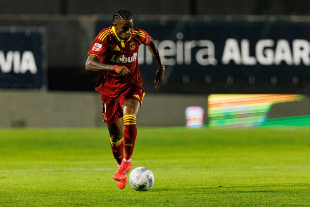 Andre Luiz seen during Liga Portugal game between teams of CF Estrela Amadora and Rio Ave FC at Estadio Jose Gomes (Maciej Rogowski Ball Raw Images) Amadora Estadio Jose Gomes Portugal Copyright: xMaciejxRogowskix maciejrogowski_estrela_rioave_2526-205