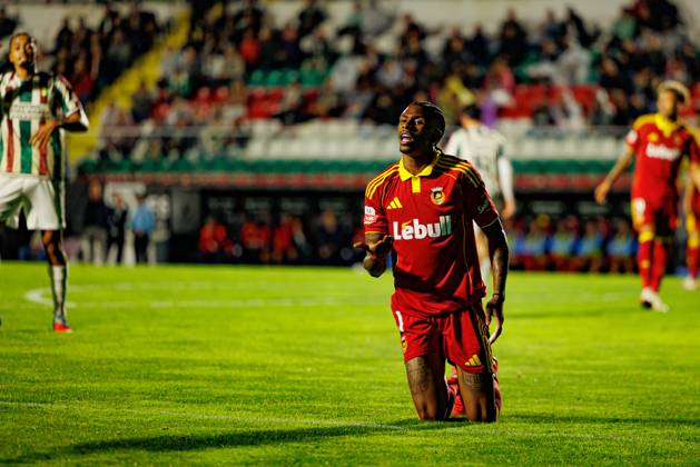 Andre Luiz seen during Liga Portugal game between teams of CF Estrela Amadora and Rio Ave FC at Estadio Jose Gomes (Maciej Rogowski Ball Raw Images) Amadora Estadio Jose Gomes Portugal Copyright: xMaciejxRogowskix maciejrogowski_estrela_rioave_2526-218