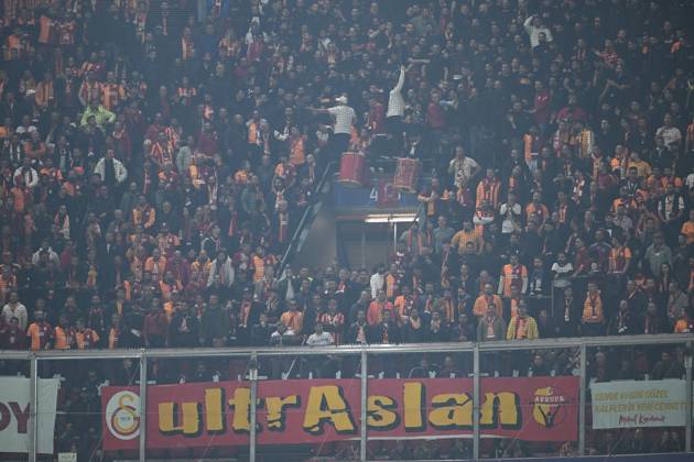 Ajax v Galatasaray - UEFA Champions League AMSTERDAM, NETHERLANDS - NOVEMBER 05: Fans of Galatasaray show their support during the UEFA Champions League week 4 football match between Ajax and Galatasaray at Johan Cruijff Arena in Amsterdam, Netherlands on November 05, 2025. Dursun Aydemir Anadolu Amsterdam Netherlands. Editorial use only. Please get in touch for any other usage. Copyright: x2025xAnadoluxDursunxAydemirx