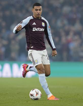 Birmingham, England, 6th November 2025. Morgan Rogers of Aston Villa during the Aston Villa vs Maccabi Tel-Aviv FC UEFA Europa League match at Villa Park, Birmingham. Picture credit should read: Andrew Yates Sportimage EDITORIAL USE ONLY. No use with unauthorised audio, video, data, fixture lists, club league logos or live services. Online in-match use limited to 120 images, no video emulation. No use in betting, games or single club league player publications. SPI_095_AY_Villa_Macabbi SPI-4269-0094