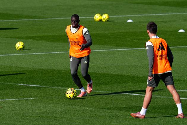 November 8, 2025, Valdebebas, Madrid, Spain: Ferland Mendy during the Real Madrid training session ahead their upcoming Spanish League, LaLiga EA Sports, football match against Rayo Vallecano at Ciudad Deportiva Real Madrid on November 8, 2025, in Valdebebas, Madrid, Spain. Valdebebas Spain - ZUMAa181 20251108_zaa_a181_035 Copyright: xDennisxAgyemanx
