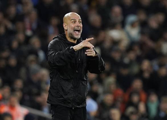 Manchester, England, 9th November 2025. Pep Guardiola coach of Manchester City sends out instructions during the Manchester City vs Liverpool Premier League match at the Etihad Stadium, Manchester. Picture credit should read: Andrew Yates Sportimage EDITORIAL USE ONLY. No use with unauthorised audio, video, data, fixture lists, club league logos or live services. Online in-match use limited to 120 images, no video emulation. No use in betting, games or single club league player publications. SPI_083_AY_Man_City_Liverpool SPI-4280-0079